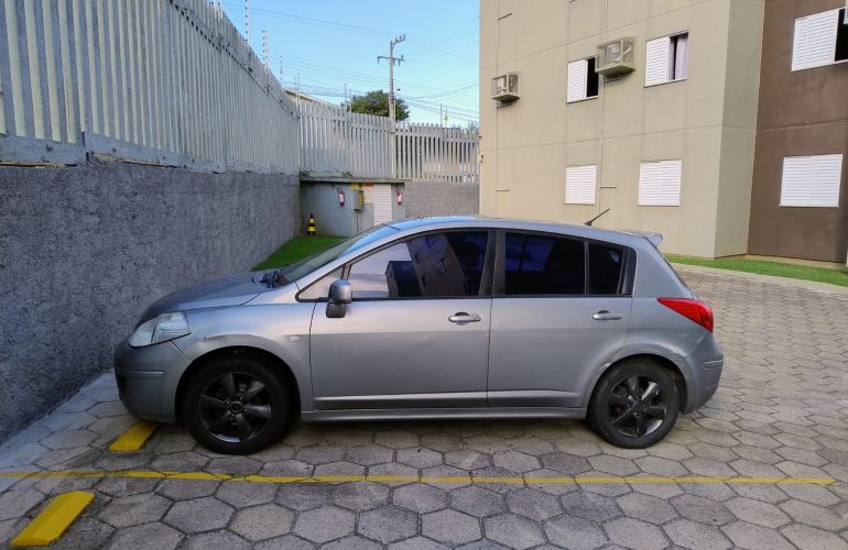Nissan Tiida SL 1.8 (flex) (aut) - Foto #2