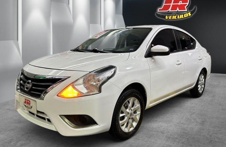 Nissan Versa 1.6 SV 16v - Foto #1