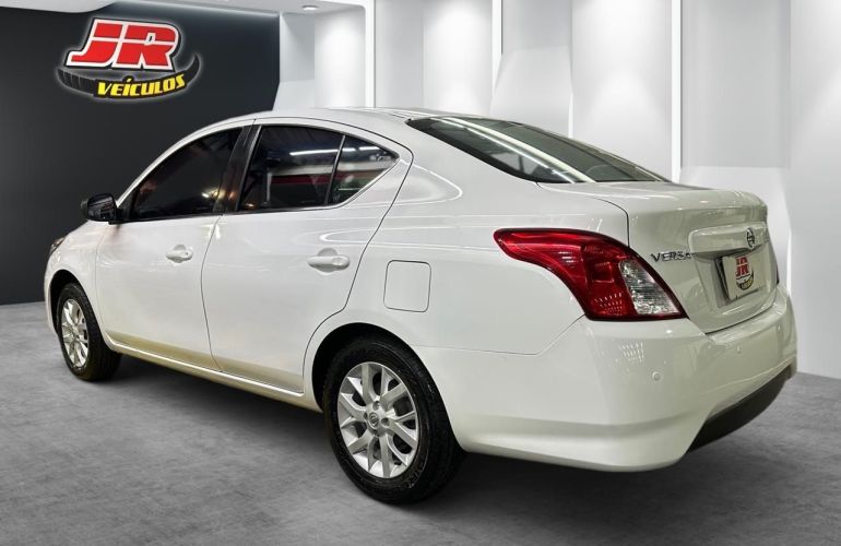 Nissan Versa 1.6 SV 16v - Foto #4