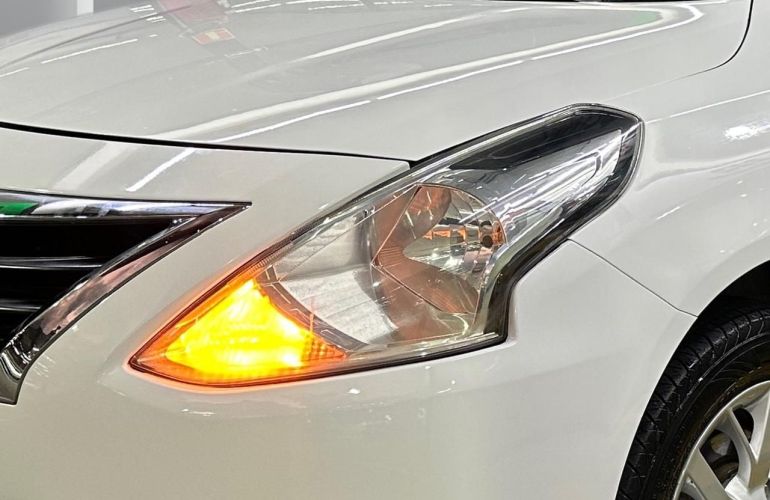 Nissan Versa 1.6 SV 16v - Foto #5