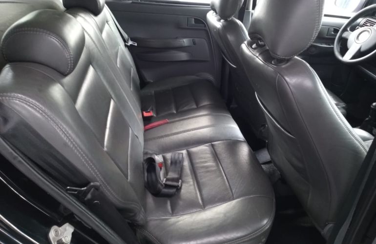 Volkswagen Fox Plus 1.6 8V (Flex) - Foto #9