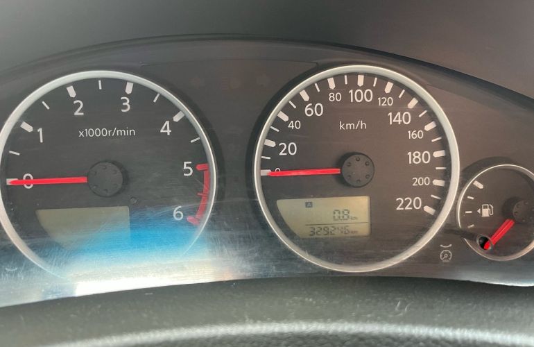 Nissan Frontier 2.5 SL 4x4 CD Turbo Eletronic - Foto #9