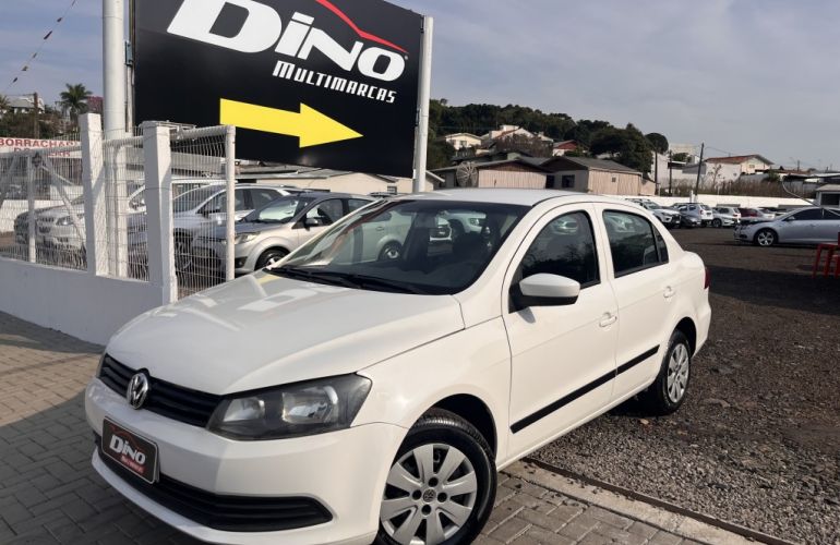 Volkswagen Voyage 1.0 MPI Trendline (Flex) - Foto #1