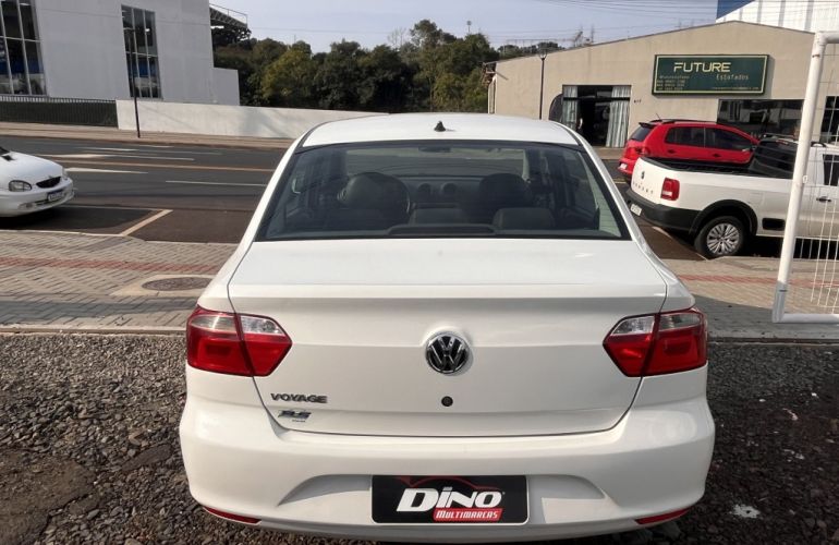 Volkswagen Voyage 1.0 MPI Trendline (Flex) - Foto #4