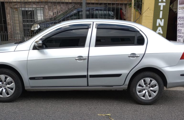 Volkswagen Voyage 1.6 VHT City (Flex) - Foto #4
