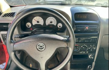Chevrolet Astra Hatch Sunny 2.0 8V - Foto #8