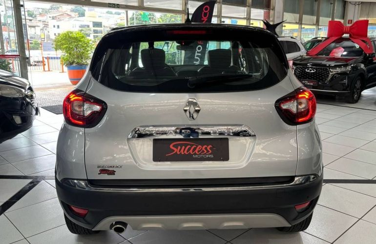 Renault Captur 2.0 16V Intense - Foto #6