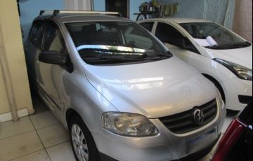 Volkswagen Fox 1.0 8V (Flex) 4p - Foto #2