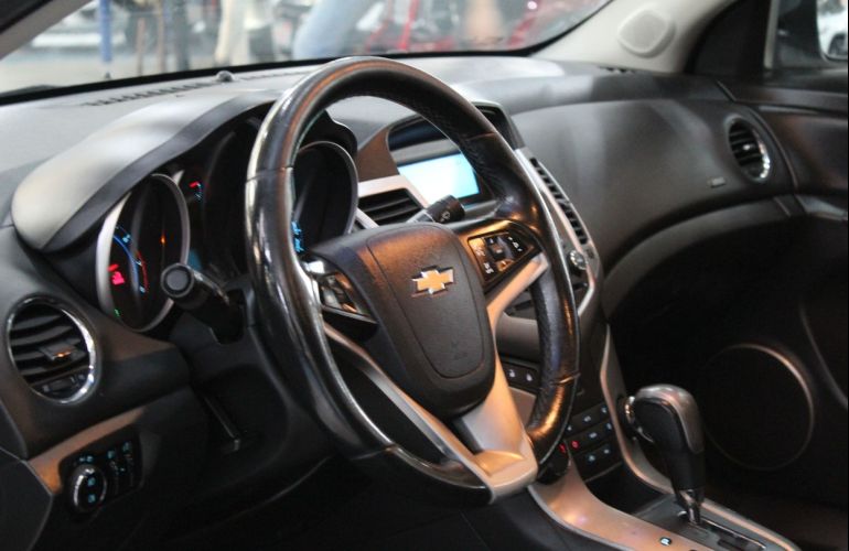 Chevrolet Cruze 1.8 LT 16V Sedan - Foto #4