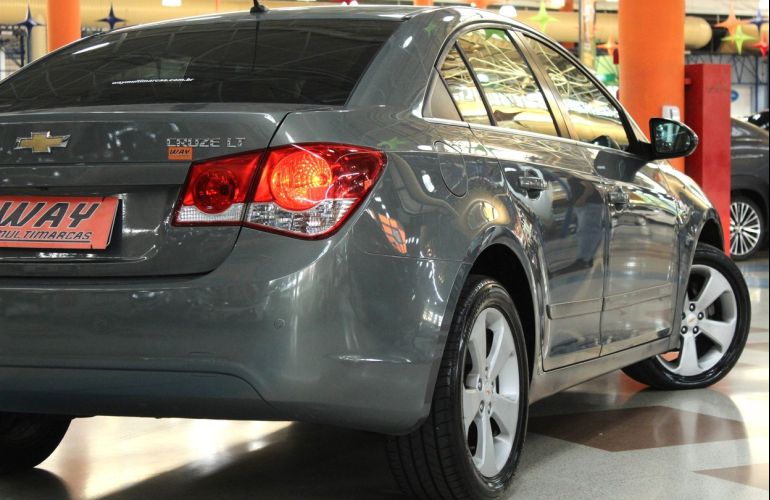 Chevrolet Cruze 1.8 LT 16V Sedan - Foto #7