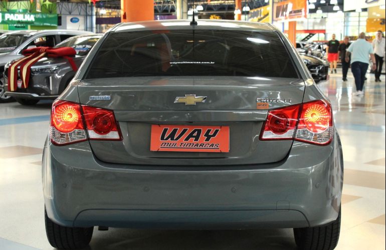 Chevrolet Cruze 1.8 LT 16V Sedan - Foto #8