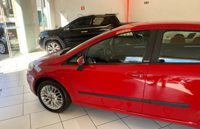 Fiat Punto 1.6 Essence 16v - Foto #3