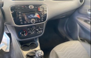 Fiat Punto 1.6 Essence 16v - Foto #6