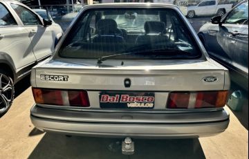 Ford Escort Hatch Hobby 1.0 - Foto #5