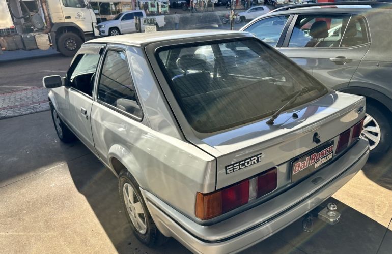 Ford Escort Hatch Hobby 1.0 - Foto #6
