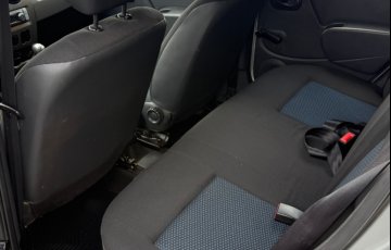 Renault Sandero Expression 1.0 16V (Flex) - Foto #6