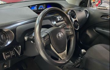 Toyota Etios 1.3 X 16v - Foto #4