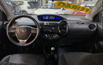 Toyota Etios 1.3 X 16v - Foto #6