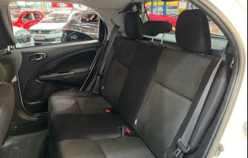 Toyota Etios 1.3 X 16v - Foto #9