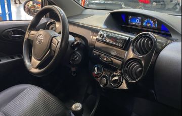 Toyota Etios 1.3 X 16v - Foto #10