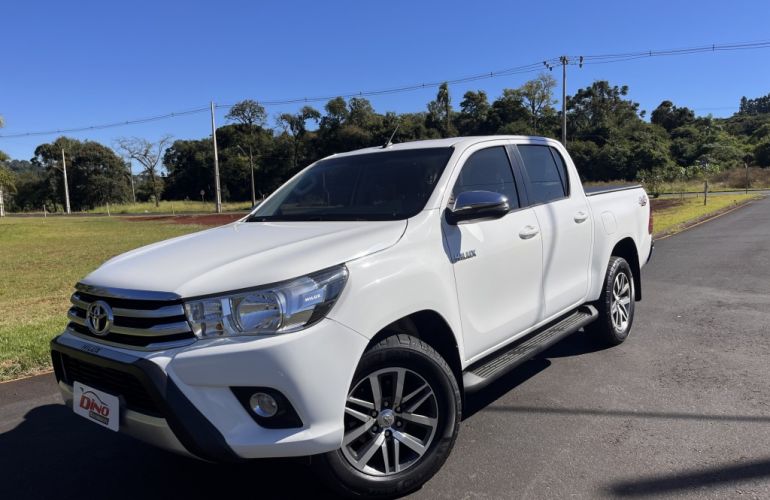 Toyota Hilux 2.8 TDI SR CD 4x4 (Aut) - Foto #1
