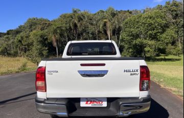 Toyota Hilux 2.8 TDI SR CD 4x4 (Aut) - Foto #5