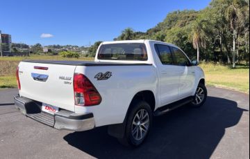 Toyota Hilux 2.8 TDI SR CD 4x4 (Aut) - Foto #6