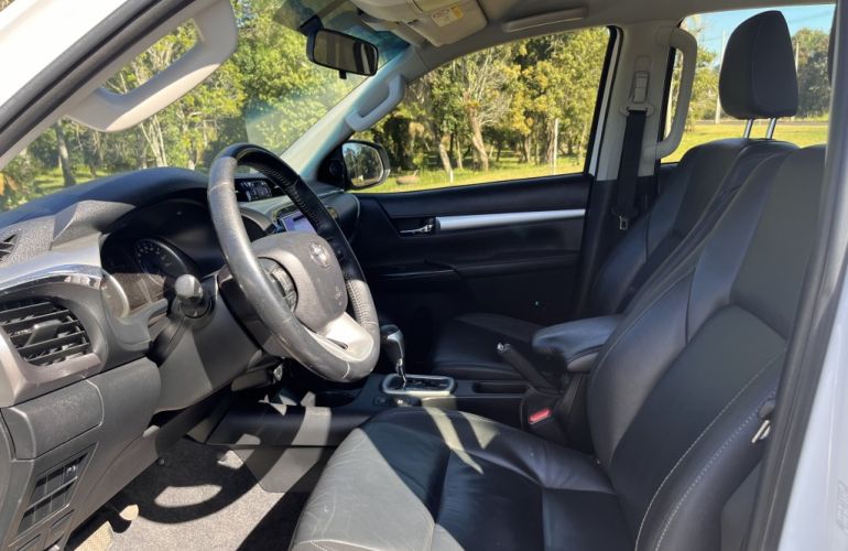 Toyota Hilux 2.8 TDI SR CD 4x4 (Aut) - Foto #7