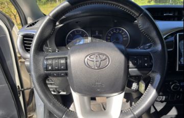 Toyota Hilux 2.8 TDI SR CD 4x4 (Aut) - Foto #8