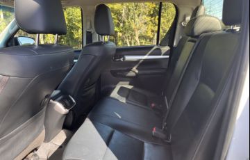 Toyota Hilux 2.8 TDI SR CD 4x4 (Aut) - Foto #10