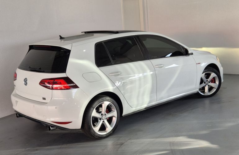 Volkswagen Golf GTI 2.0 TSi DSG - Foto #4