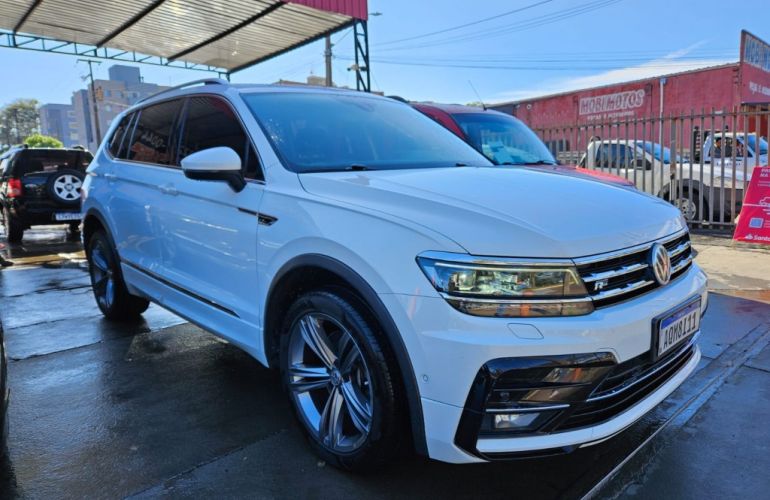 Volkswagen Tiguan Allspace 2.0 TSI R-Line - Foto #9
