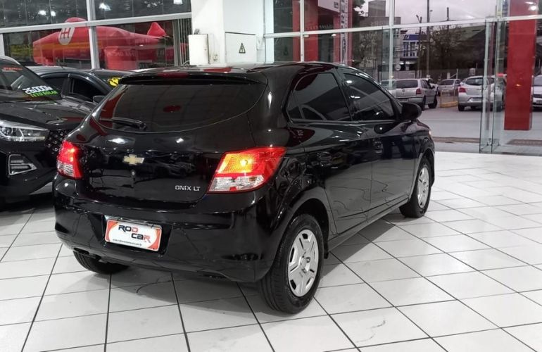 Chevrolet Onix 1.0 MPFi LT 8v - Foto #6
