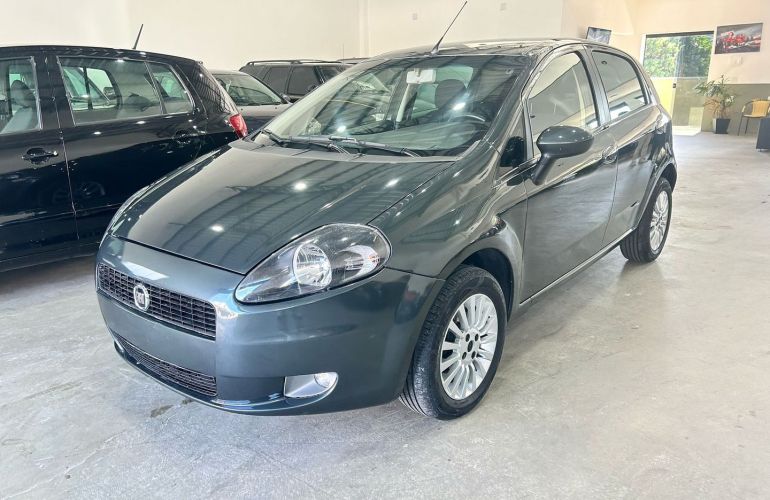Fiat Punto 1.8 Hlx 8V Flex 4p Manual - Foto #1
