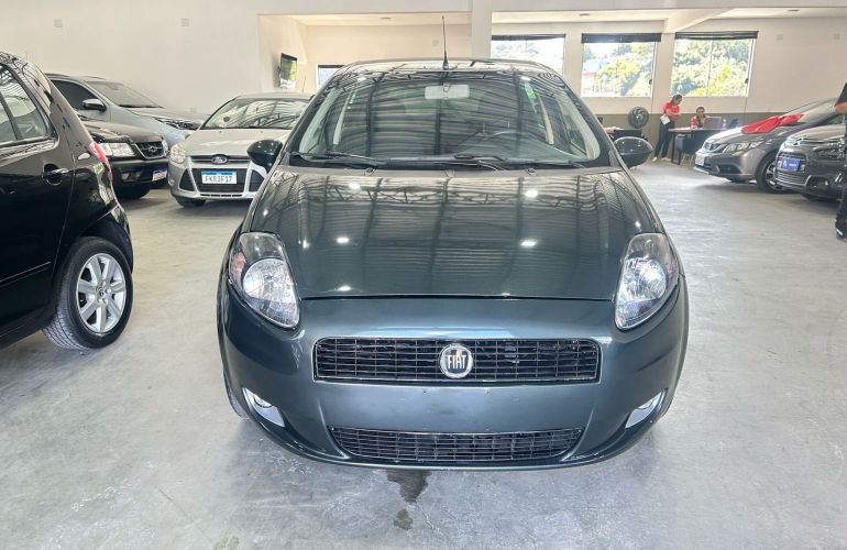 Fiat Punto 1.8 Hlx 8V Flex 4p Manual - Foto #2