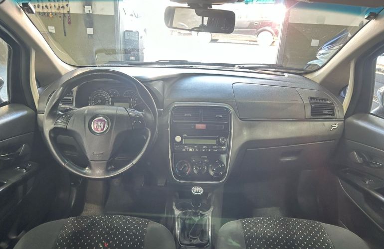Fiat Punto 1.8 Hlx 8V Flex 4p Manual - Foto #7