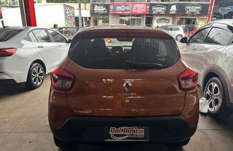 Renault Kwid 1.0 Intense - Foto #5