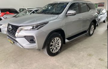 Toyota Hilux Sw4 2.8 D-4d Turbo Diesel Srx 7l 4x4 Automático