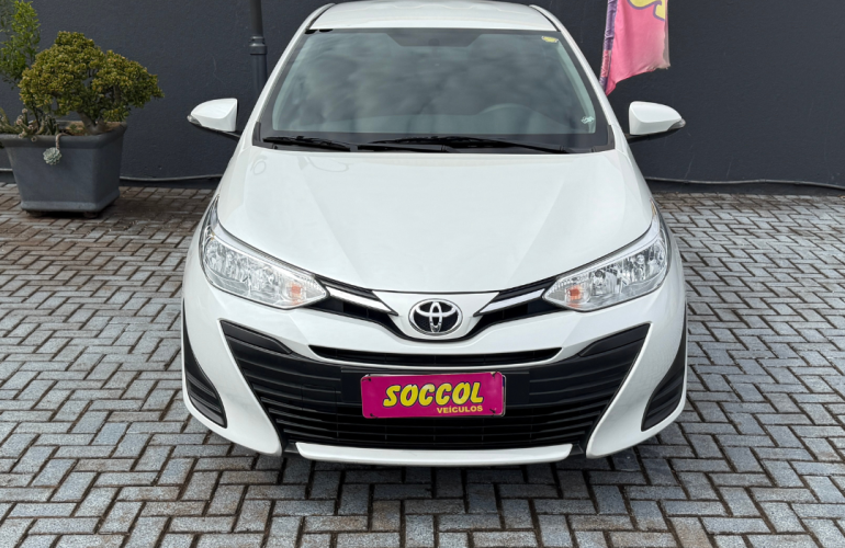 Toyota Yaris Sedan 1.5 XL Plus Connect CVT - Foto #2