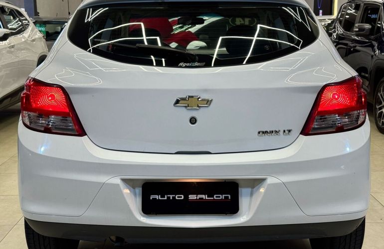 Chevrolet Onix 1.0 MPFi LT 8v - Foto #5