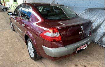 Renault Mégane Sedan Dynamique 2.0 16V - Foto #3
