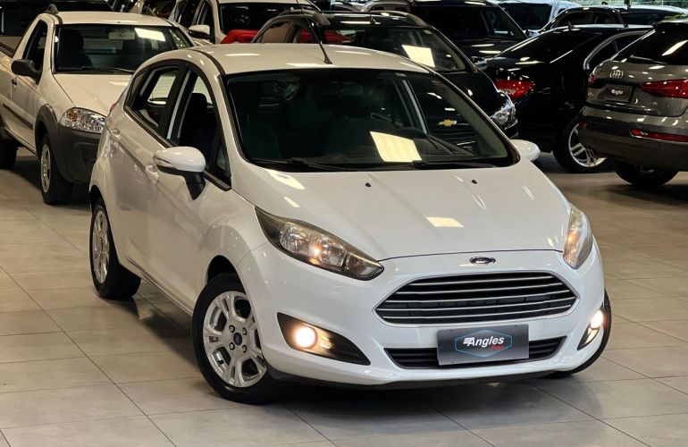 Ford Fiesta 1.6 SE Hatch 16v - Foto #4