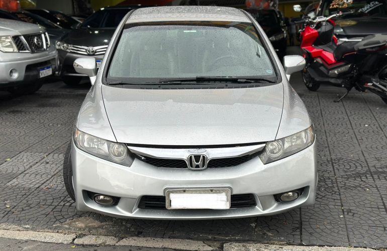 Honda Civic 1.8 LXS 16v - Foto #2