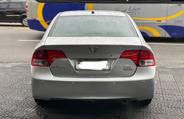 Honda Civic 1.8 LXS 16v - Foto #3