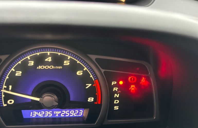 Honda Civic 1.8 LXS 16v - Foto #9