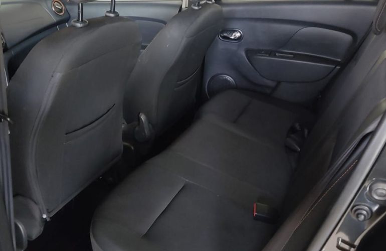 Renault Sandero 1.6 Stepway 8v - Foto #10
