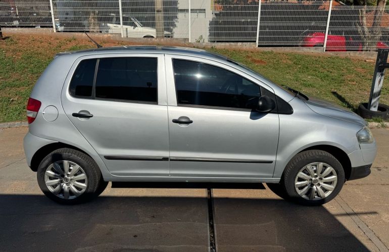 Volkswagen Fox 1.0 Mi 8v - Foto #4