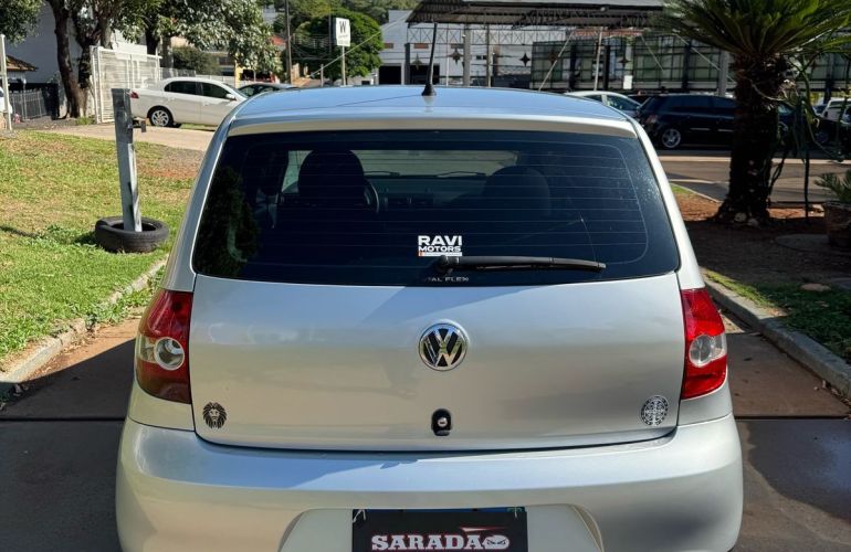 Volkswagen Fox 1.0 Mi 8v - Foto #6