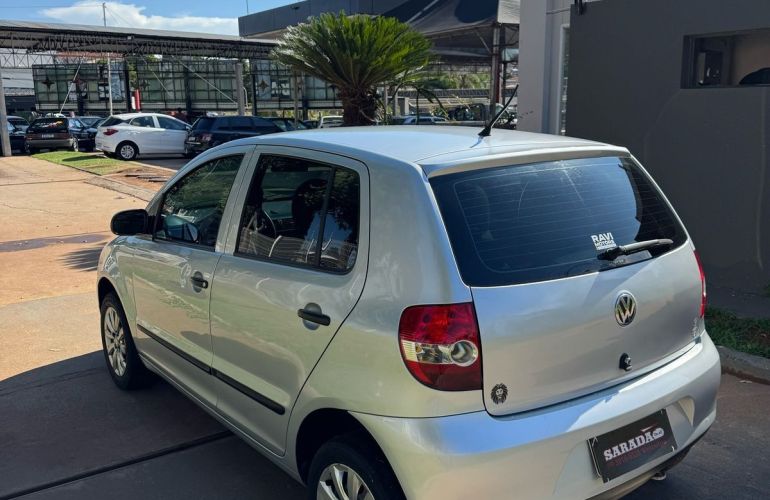 Volkswagen Fox 1.0 Mi 8v - Foto #8