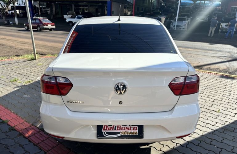 Volkswagen Voyage 1.6 MSI (Flex) - Foto #4